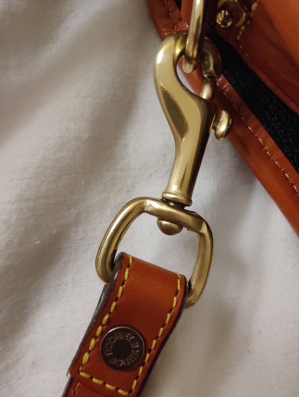 Vintage Dooney & Bourke Black Pebbled Leather Crossbody w/ Brass Duck medallion - Picture 7 of 15